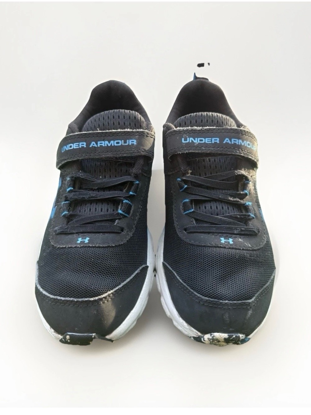 Under Armour Surge Boy’s 3Y Black Blue Running Sneakers Athletic Shoes GUC